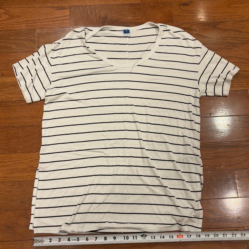 Old Navy Luxe Striped V Neck T Shirt White Black Womens‎ XS Short Sleeve